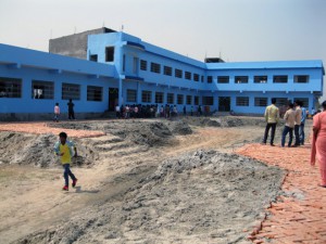 buss-Baghmara-Indien-schoolyard